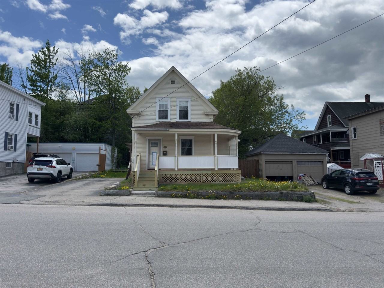 246 E Mason St - Photo 3 of 27