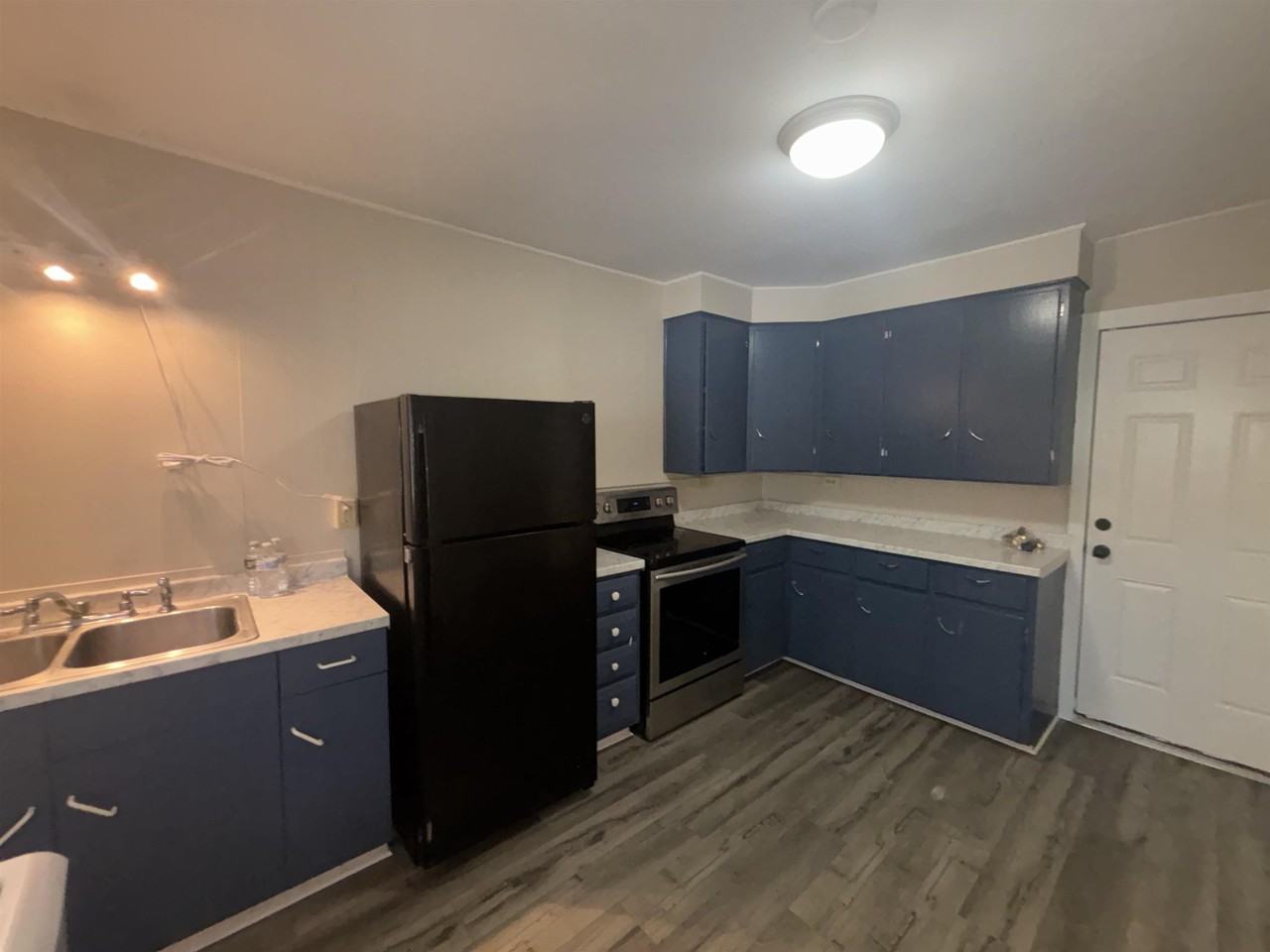 27 Upper Welden St #2 - Photo 3 of 12