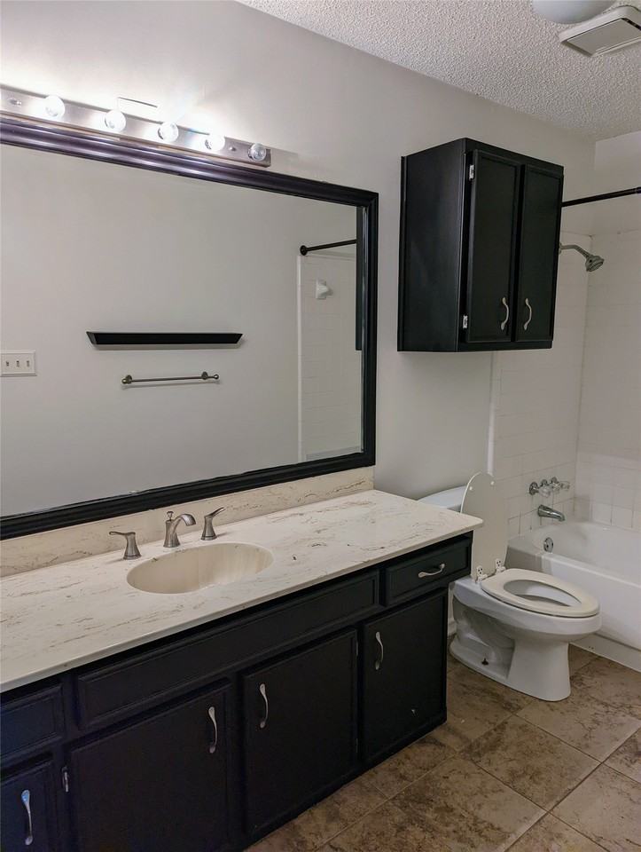 104 Brookdale Dr - Photo 6 of 8