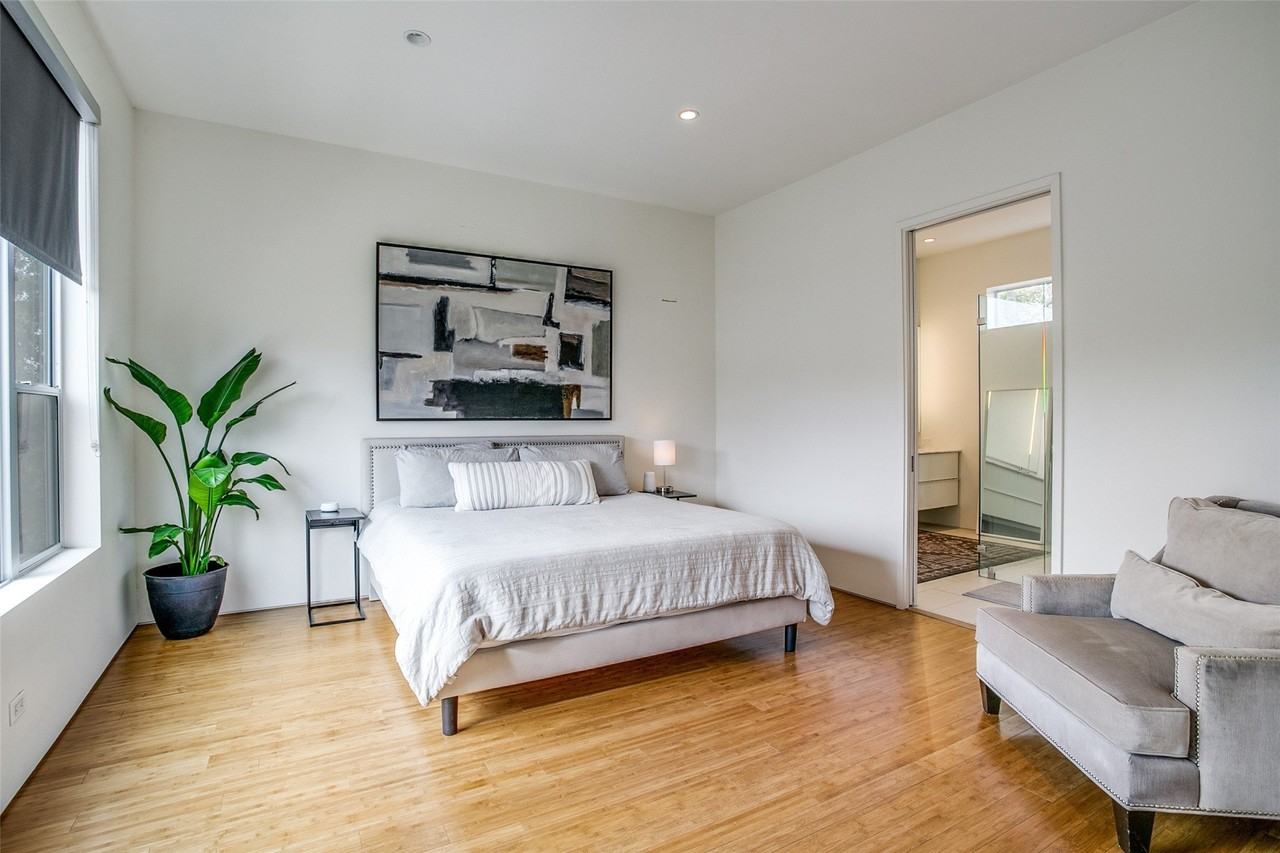 4401 Roseland Ave #A - Photo 6 of 12