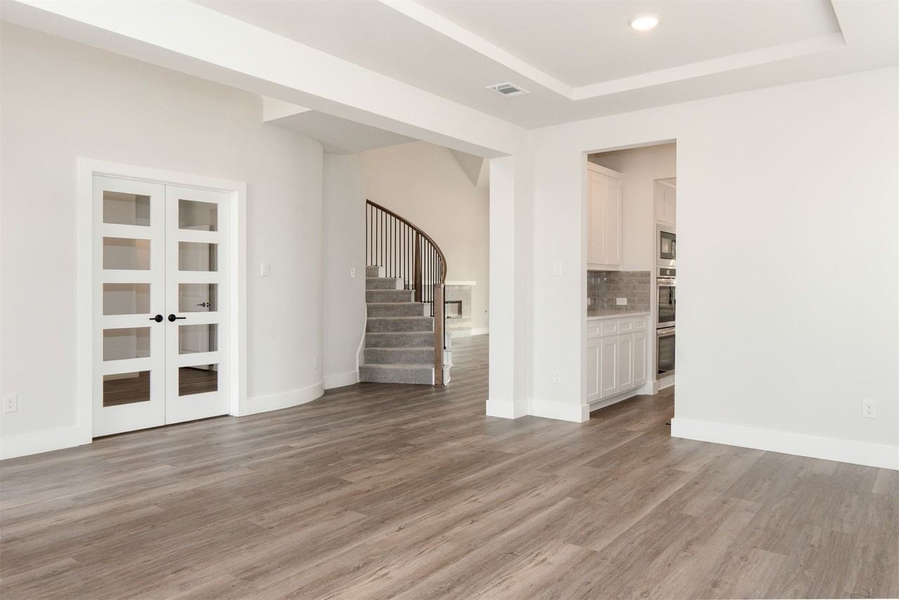 1609 Whisperwood Way - Photo 7 of 39