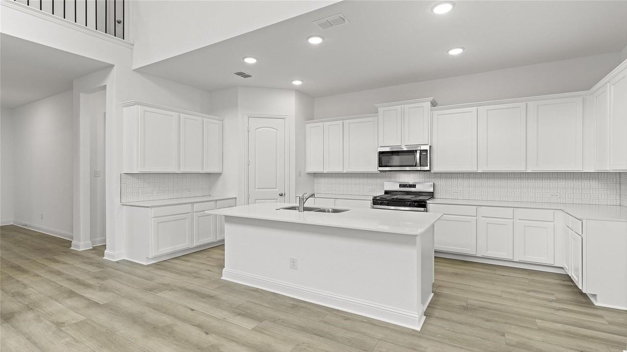 3809 Paradise Way - Photo 5 of 16