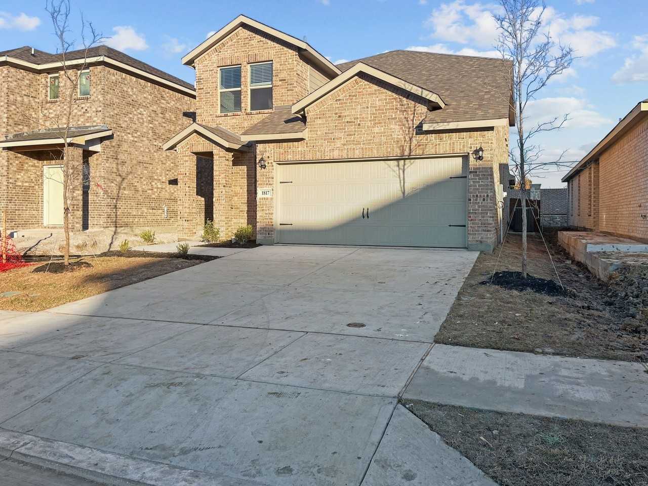 1817 Winecup Dr - Photo 2 of 18