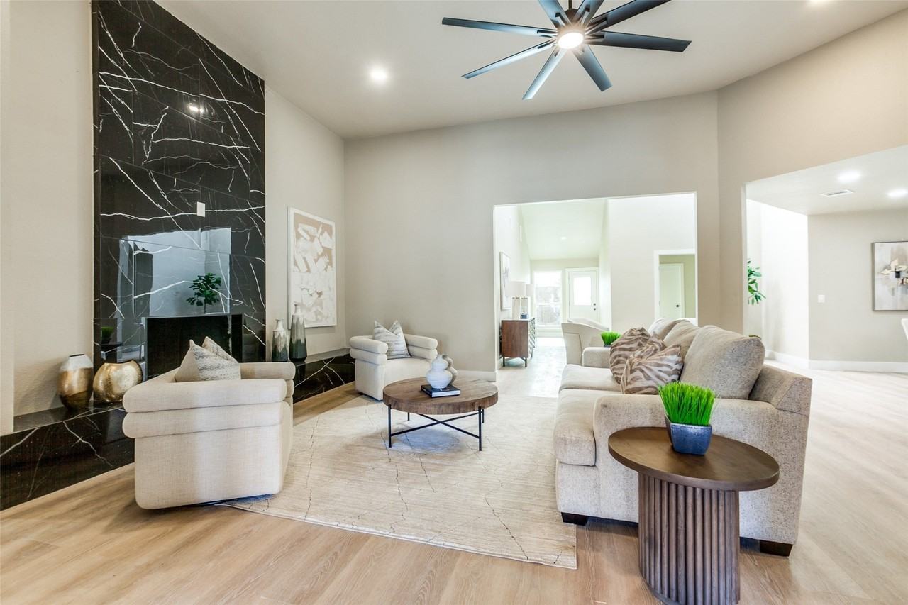 7212 Canongate Dr - Photo 3 of 26
