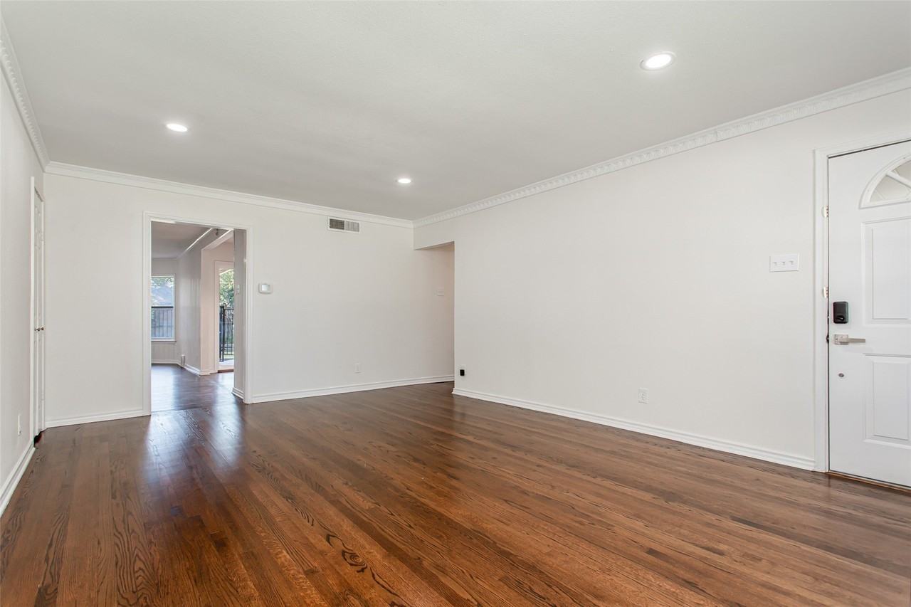 6737 Lakefair Cir - Photo 6 of 36