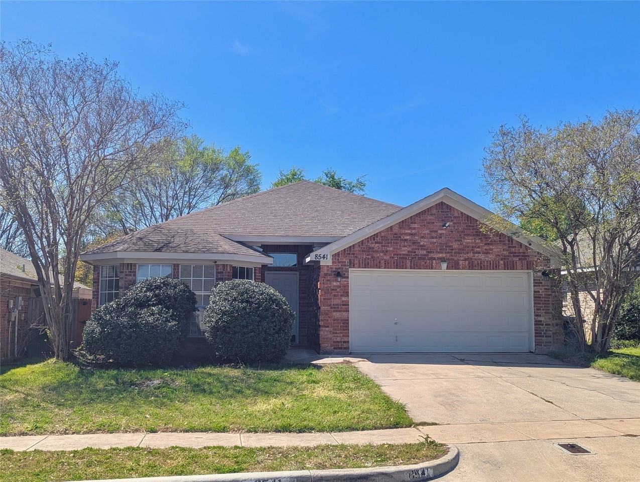 8541 Western Meadows Dr - Photo 2 of 27