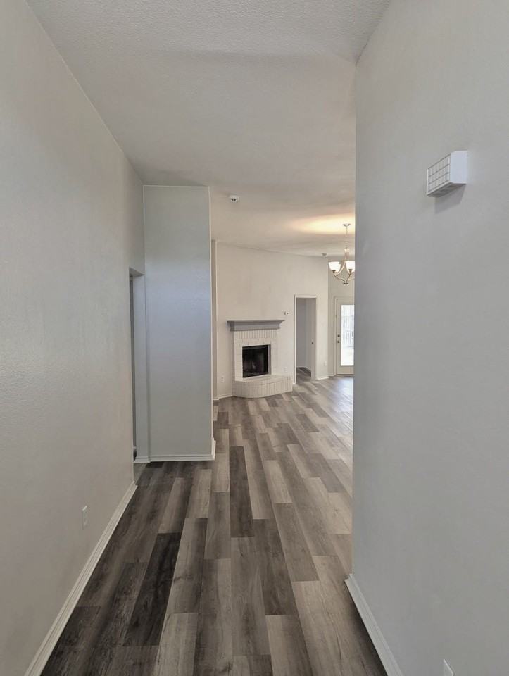 8541 Western Meadows Dr - Photo 3 of 27