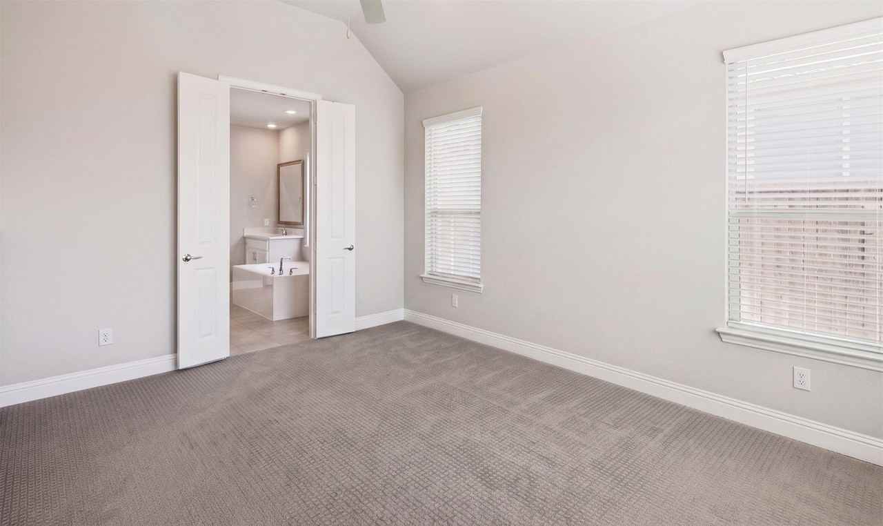 608 Artesian Dr - Photo 5 of 16