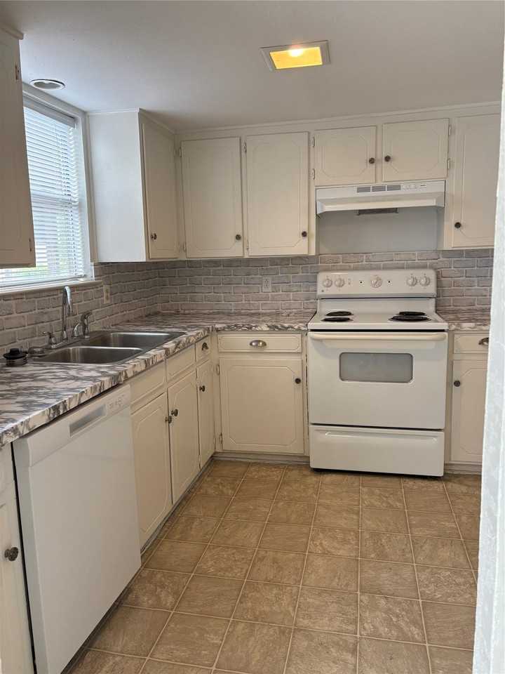 5357 Wonder Dr - Photo 2 of 13