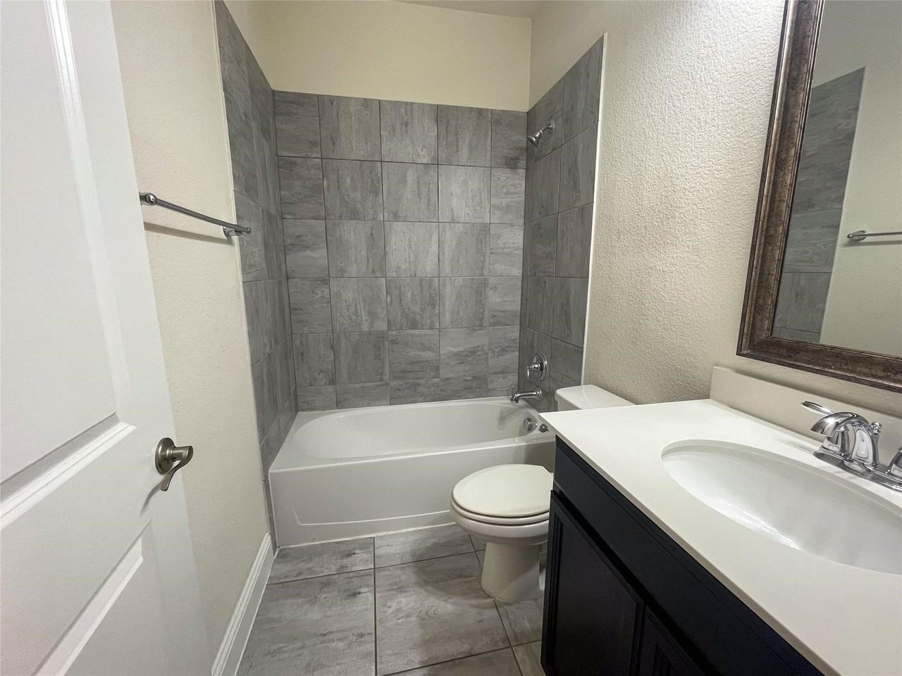 723 Callaway Dr - Photo 6 of 25