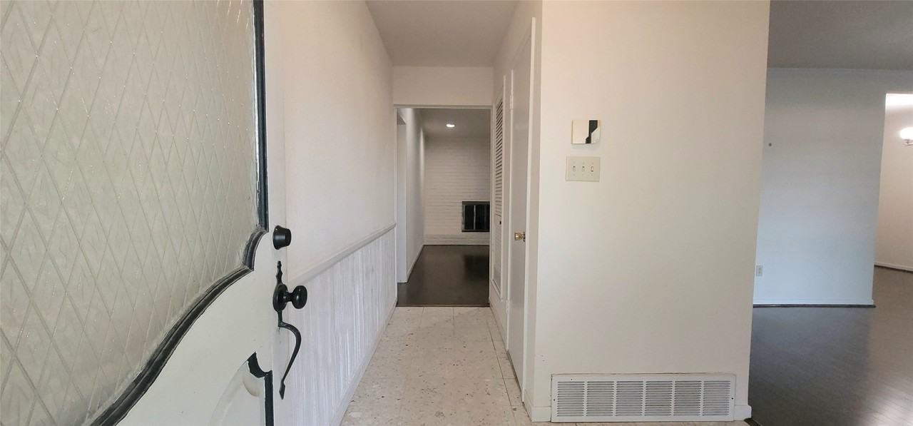 5624 Woodway Dr - Photo 4 of 40