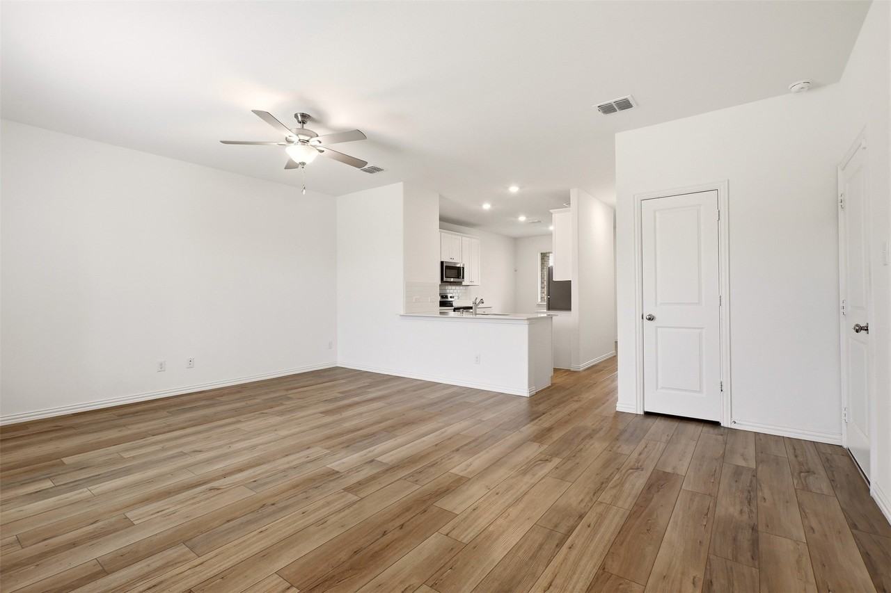 5105 Greywing Dr - Photo 2 of 22