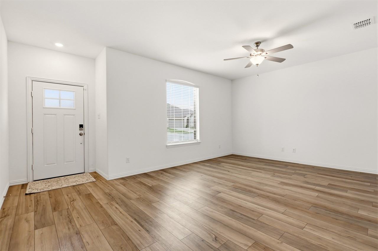 5105 Greywing Dr - Photo 3 of 22