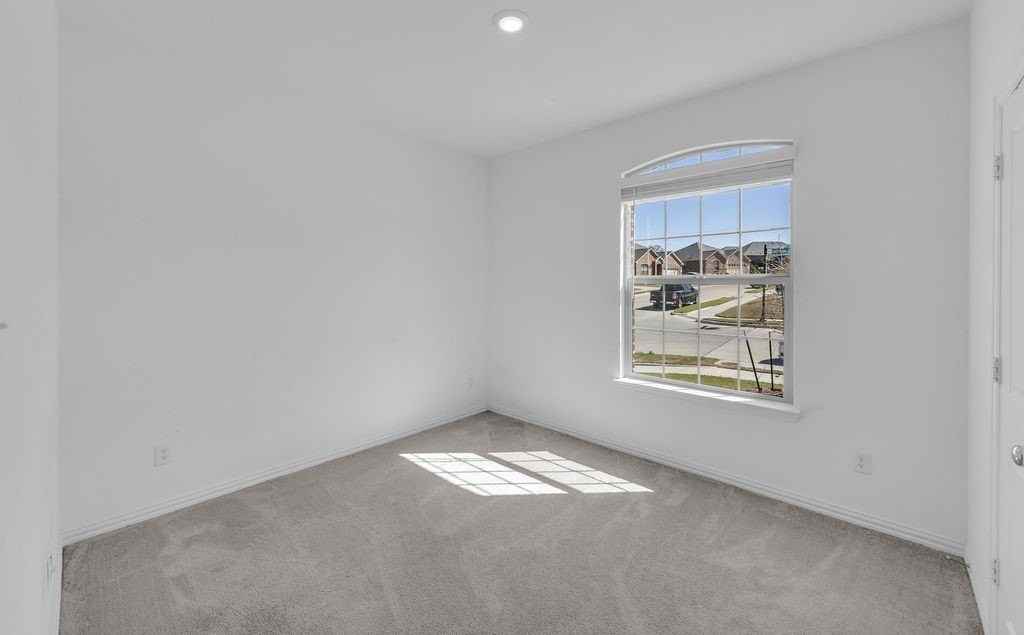 1321 Lazy Grove Dr - Photo 7 of 36