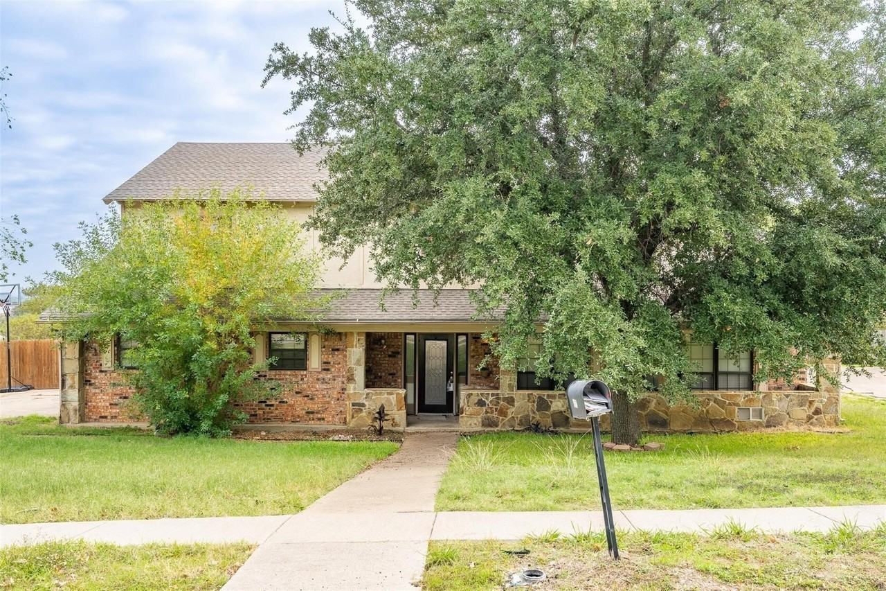 4212 Village Green Dr