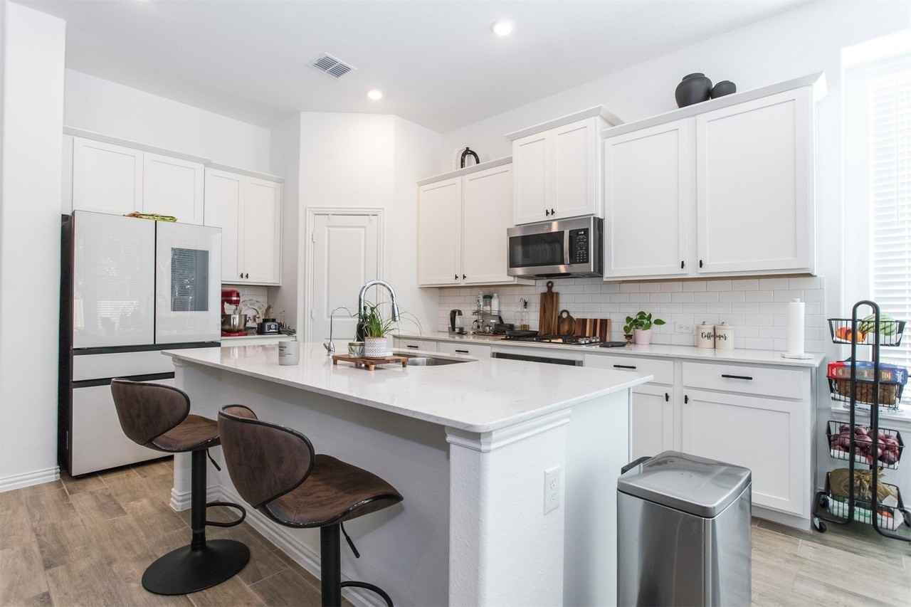 8605 Red Fox Trl - Photo 4 of 30