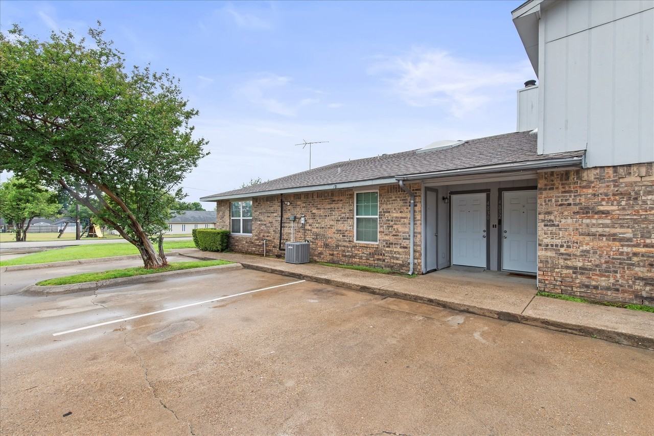 4830 Gatewood Rd - Photo 4 of 26