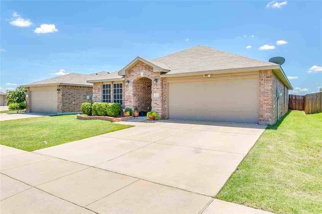 8832 Elk Creek Ln - Photo 2 of 28