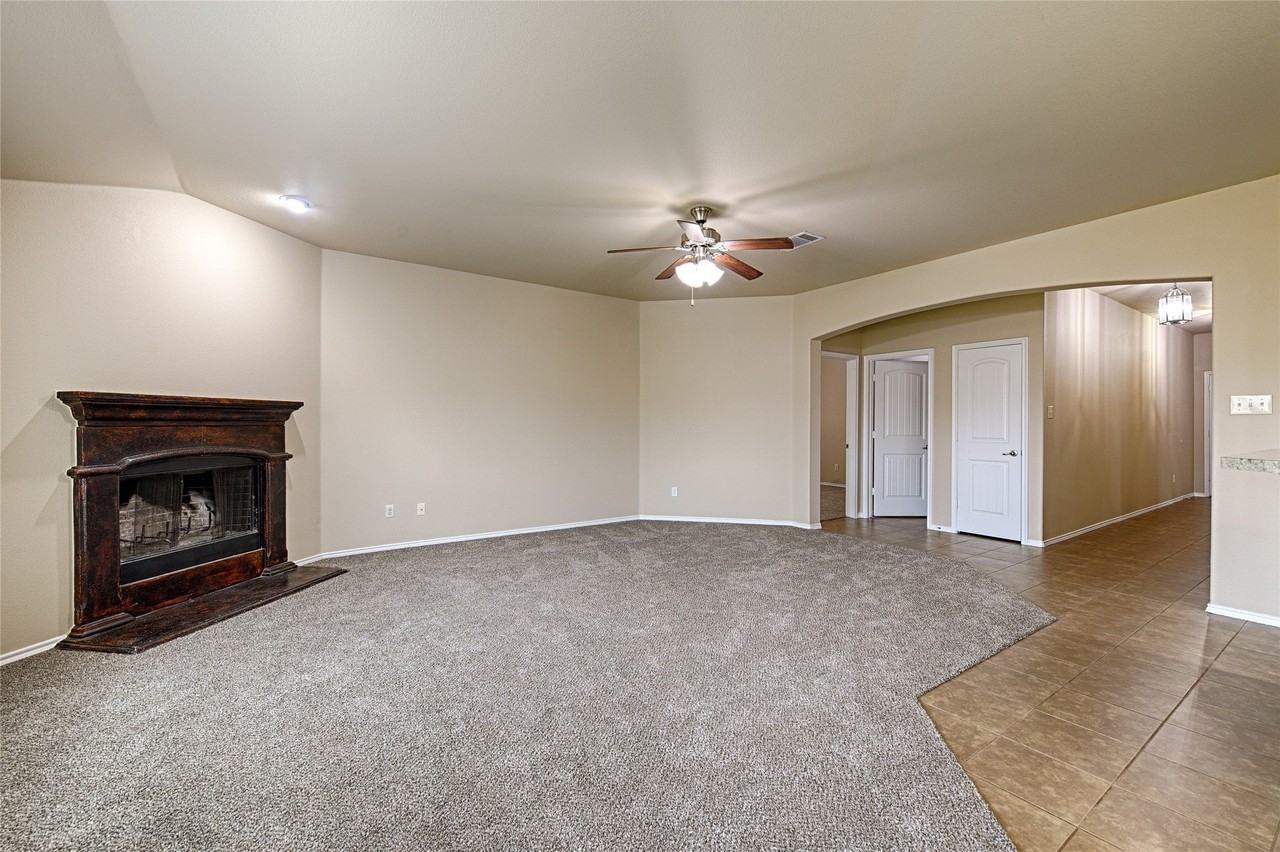 1213 Lambert Dr - Photo 6 of 25