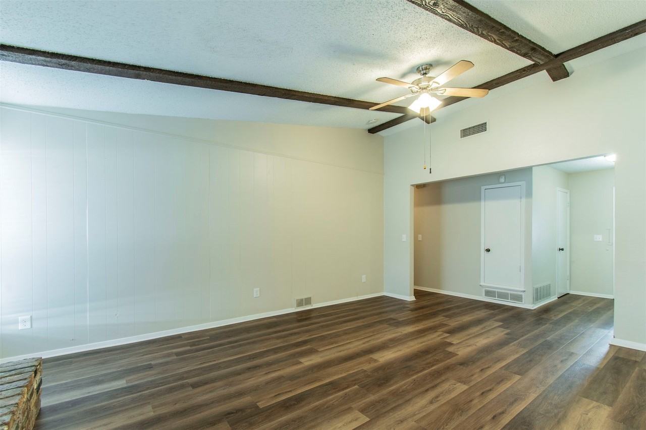 213 Melinda Dr - Photo 2 of 27