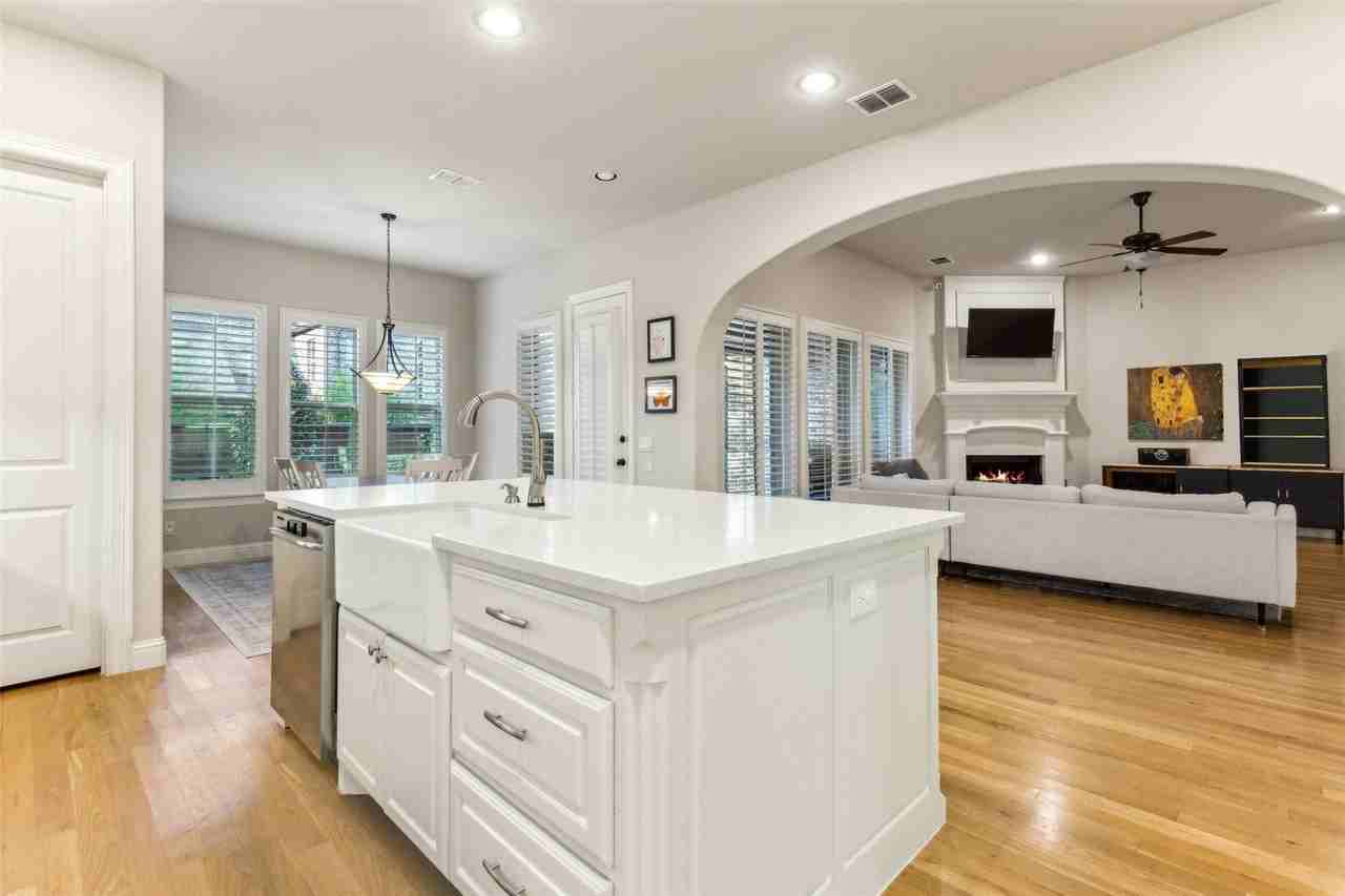 13714 Countrybrook Dr - Photo 6 of 40