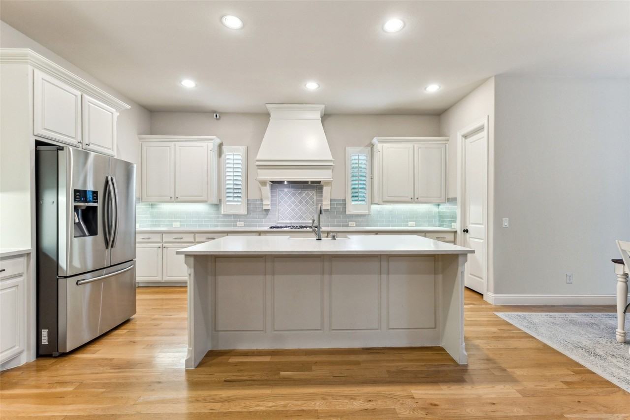 13714 Countrybrook Dr - Photo 7 of 40