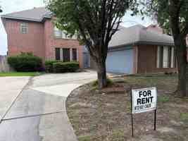 featured image of 1403 Lakeshore Dr