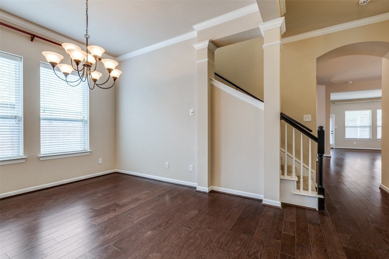9509 Bewley Ct - Photo 7 of 37