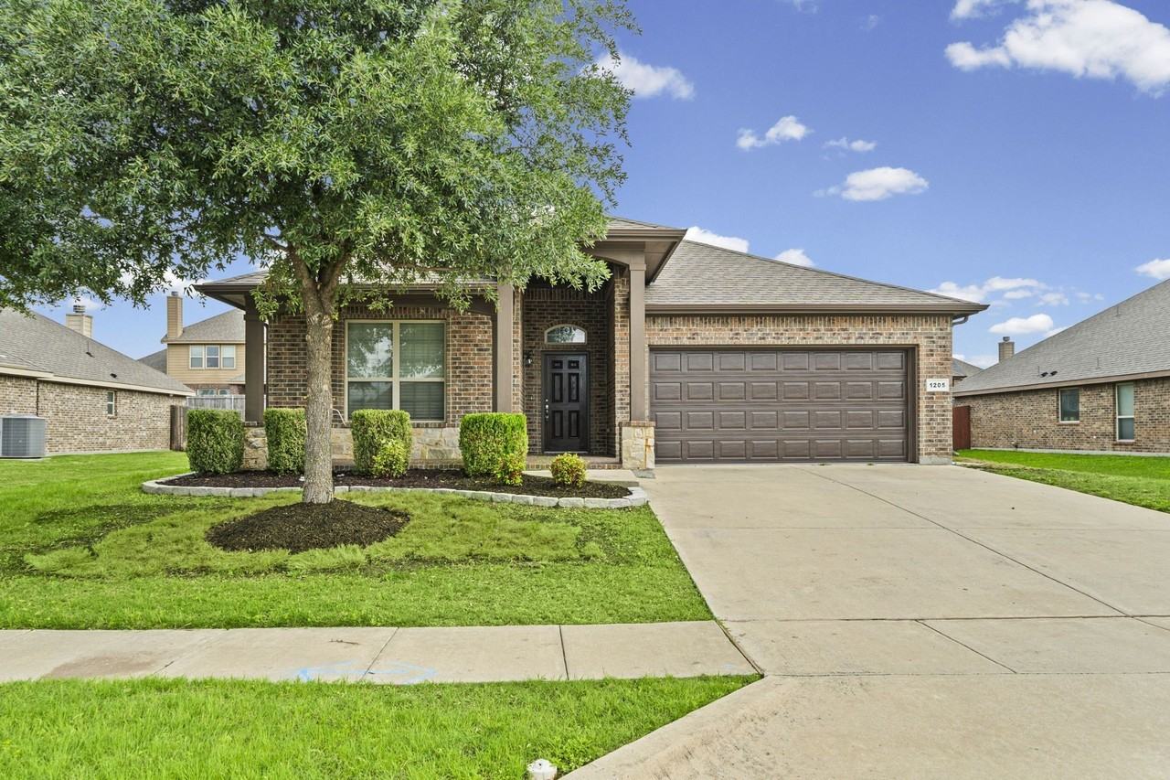 1205 Crest Ridge Dr