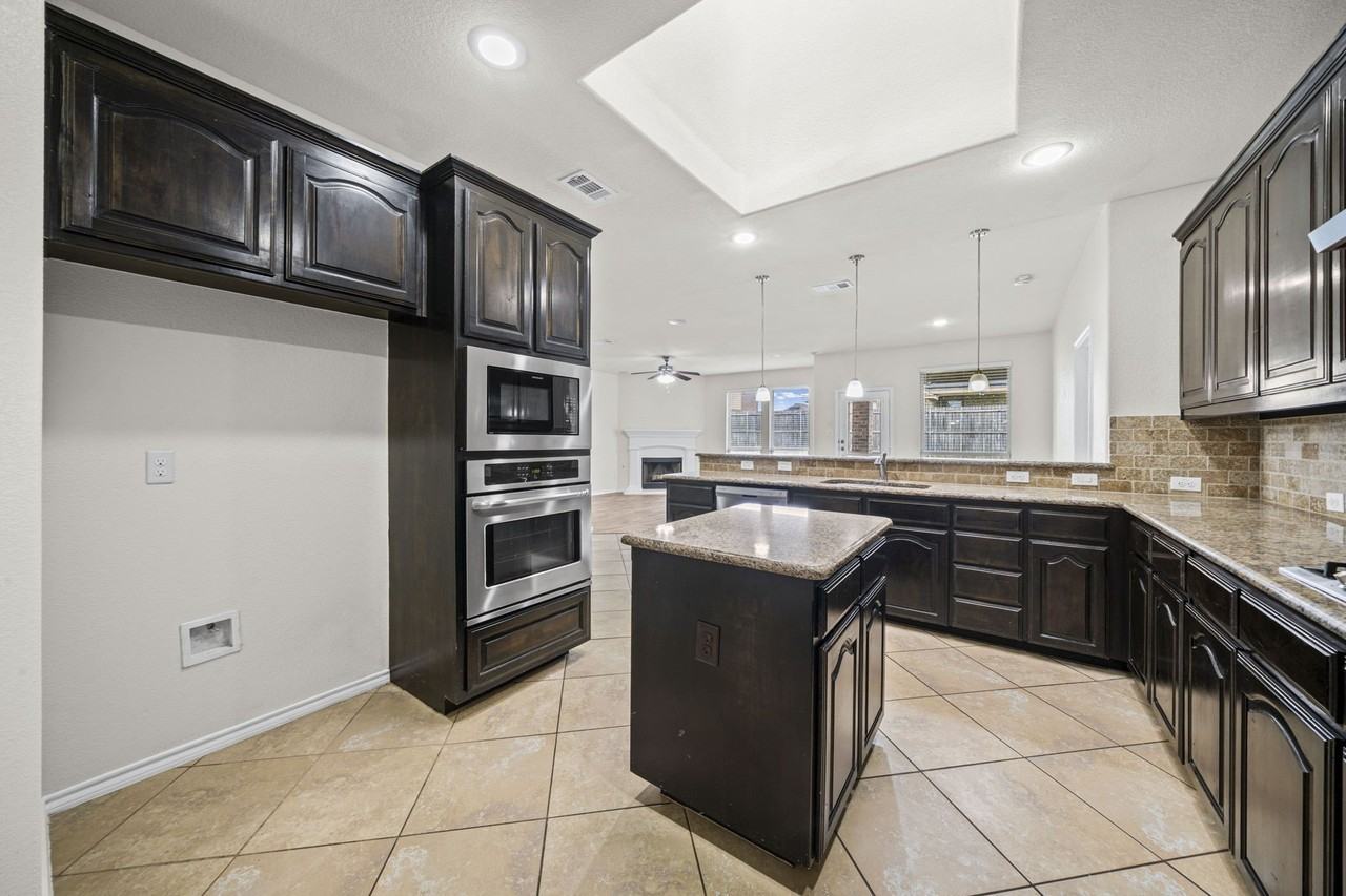 1205 Crest Ridge Dr - Photo 5 of 26