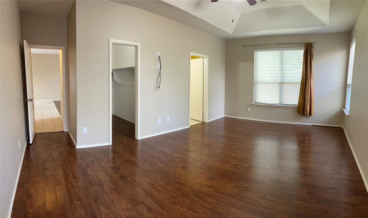 5733 Pebble Ridge Dr - Photo 4 of 12