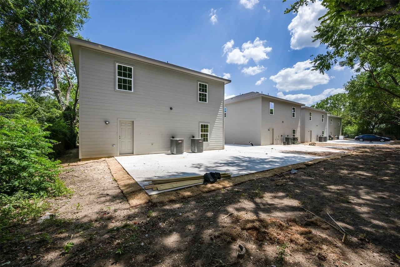 3523 Herrling St - Photo 2 of 14