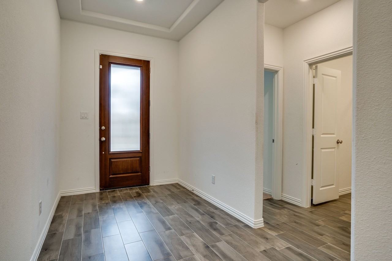 3716 Peachbush Ln - Photo 4 of 30