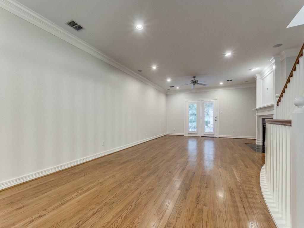 2412 Worthington St - Photo 4 of 22