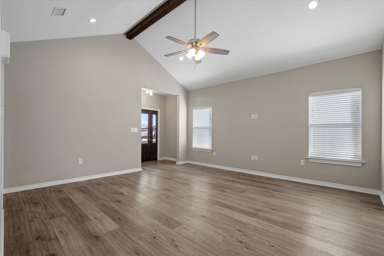 508 Good John St - Photo 6 of 31