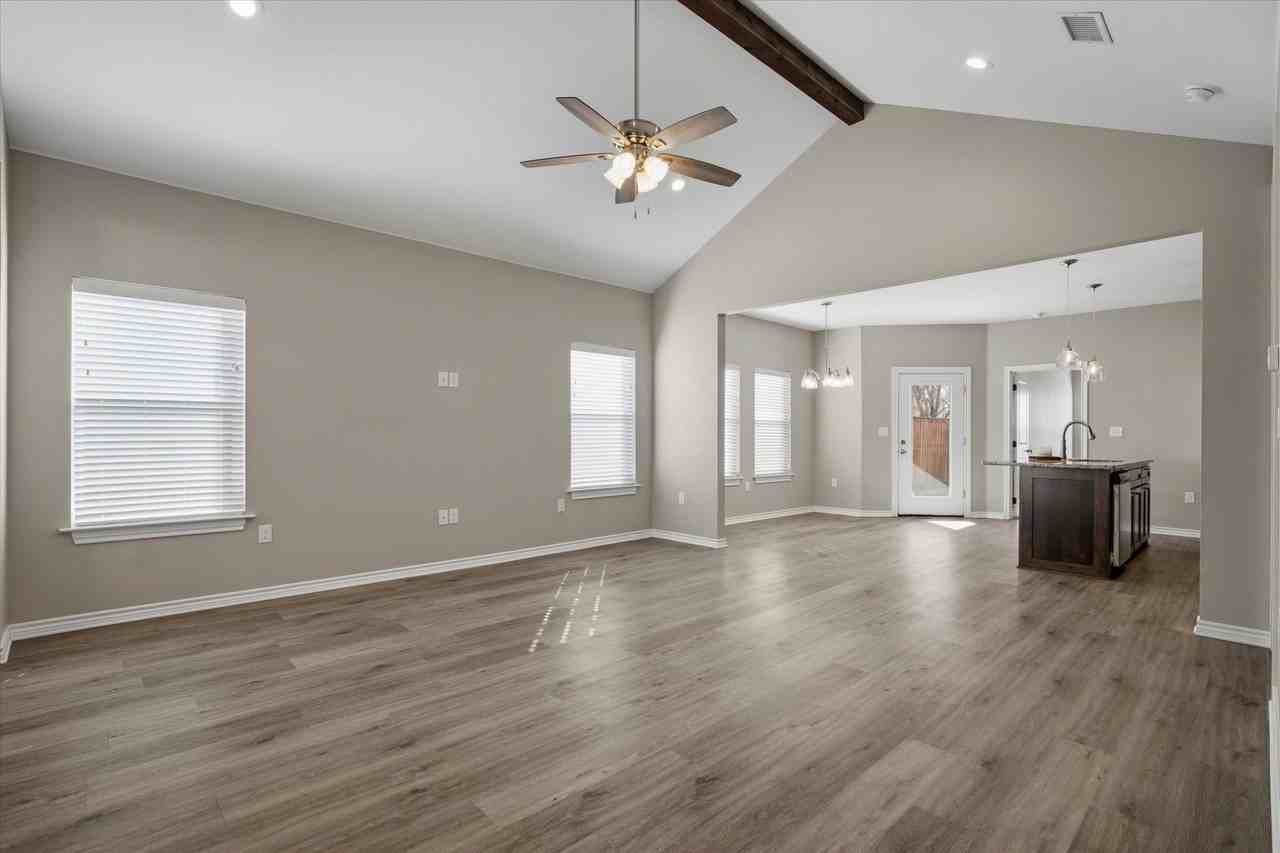 508 Good John St - Photo 7 of 31