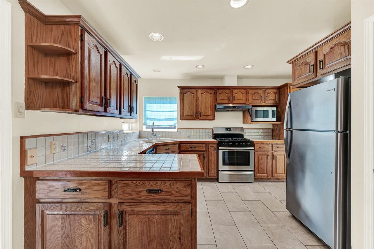 3982 Cortez Dr - Photo 6 of 17