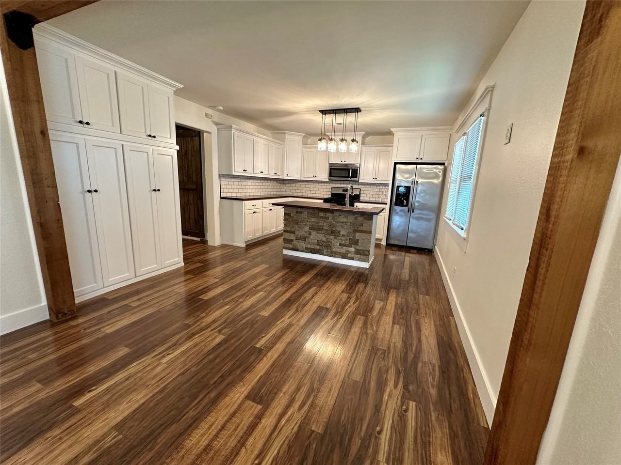 101 Berry St - Photo 6 of 34