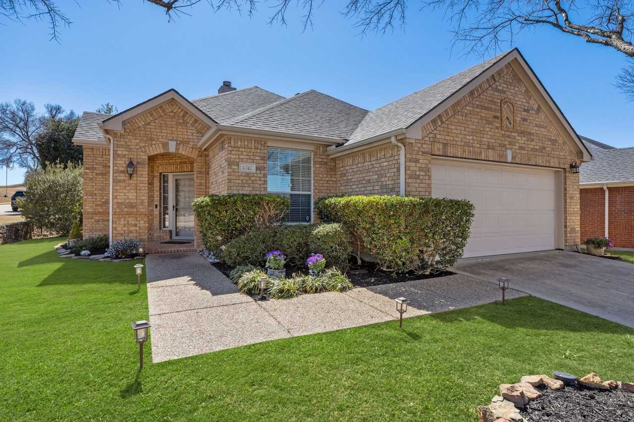 1312 Quaker Dr