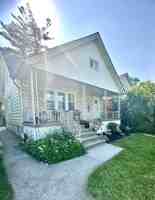 featured image of 1615 Moy Avenue