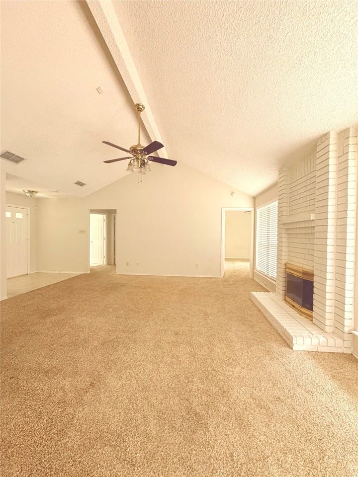 4806 Shadyway Dr - Photo 4 of 14