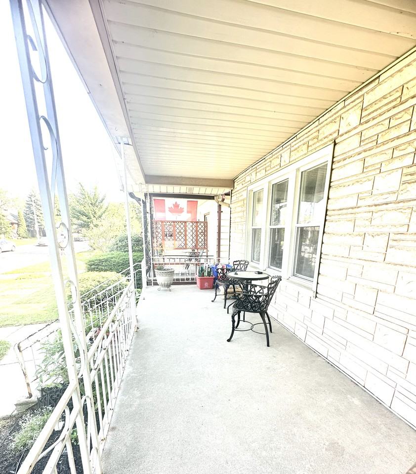 1615 Moy Avenue - Photo 2 of 18