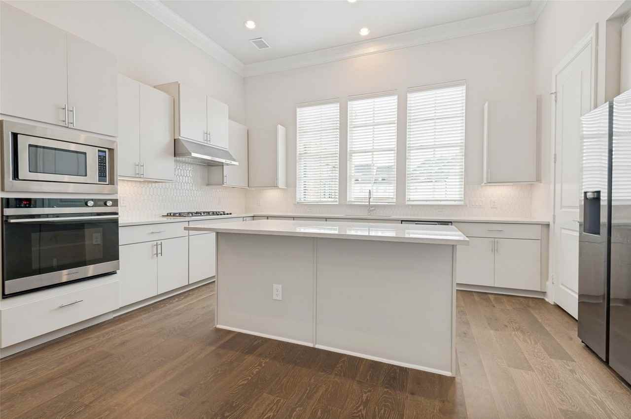 4666 New Water Ln - Photo 4 of 38
