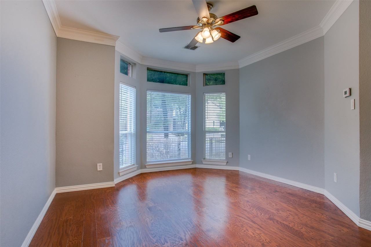 3951 N Hall St - Photo 6 of 28