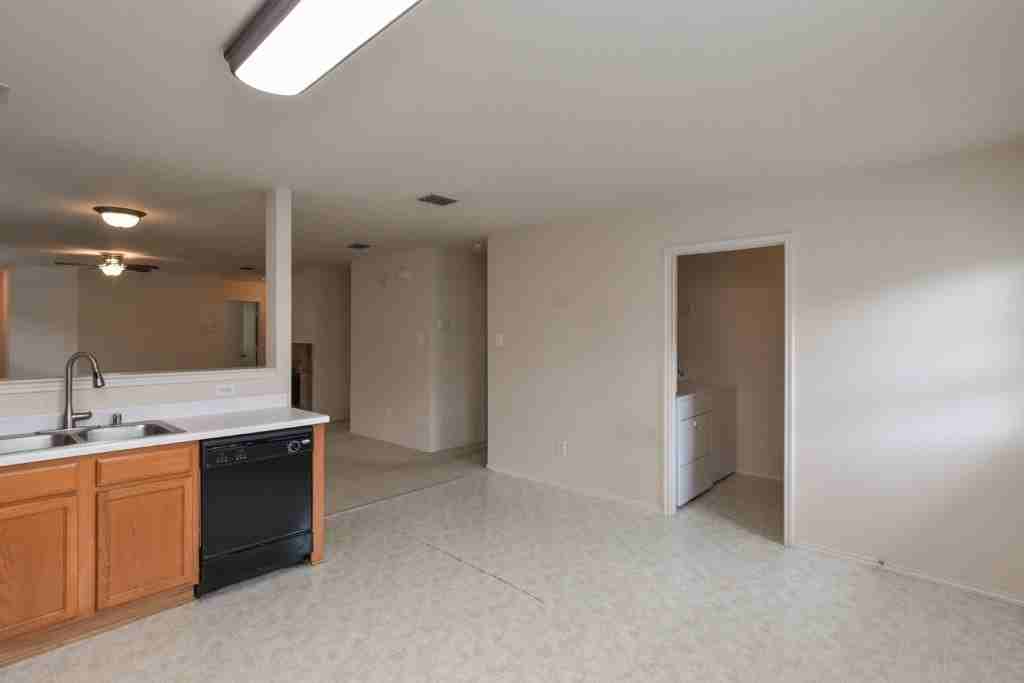 1105 Wyatt Earp Dr - Photo 5 of 20