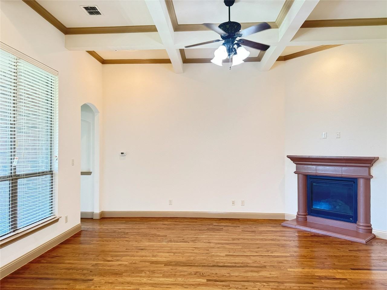 4616 Vista Grande - Photo 4 of 36