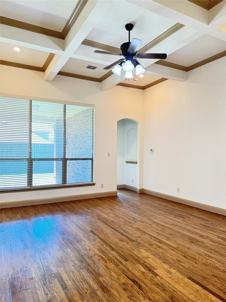 4616 Vista Grande - Photo 5 of 36