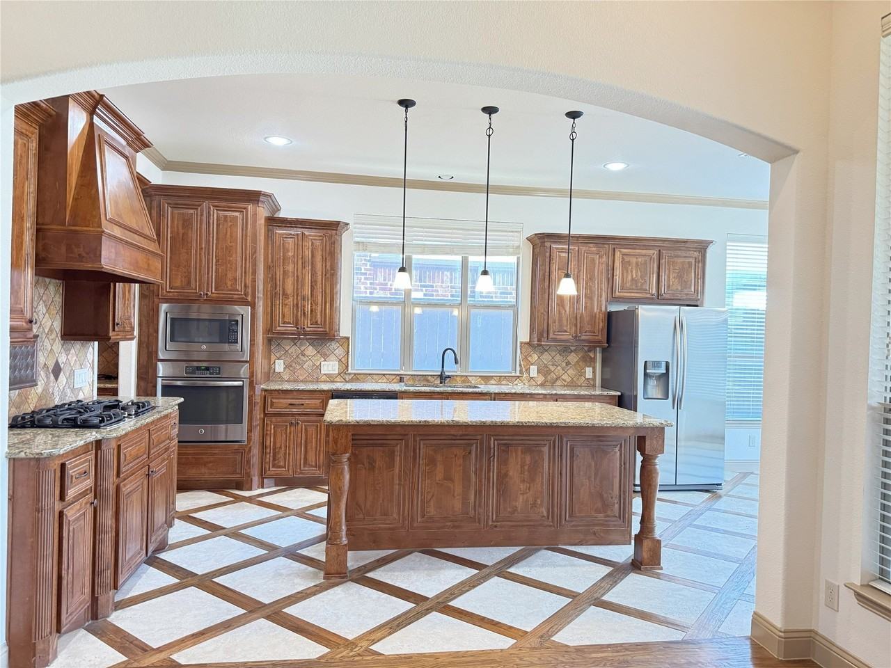 4616 Vista Grande - Photo 6 of 36