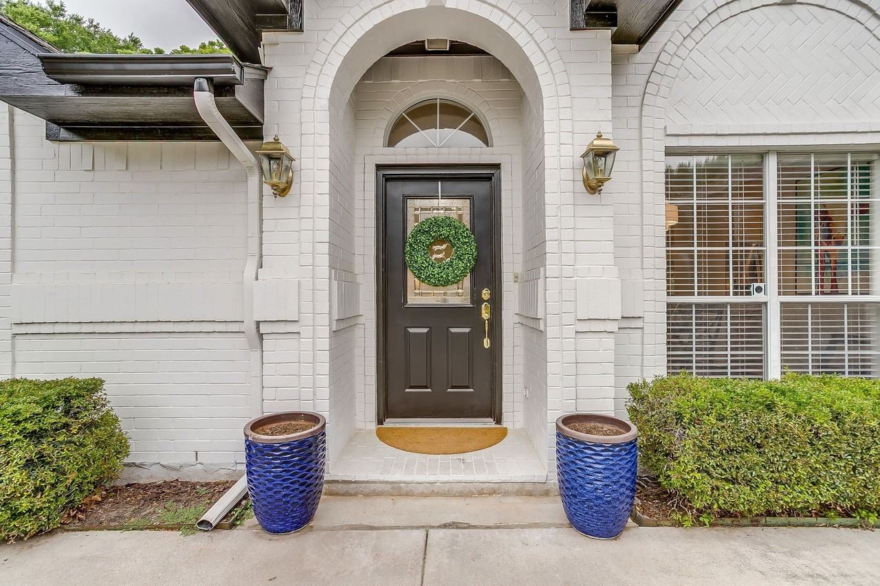 3228 Riverwood Dr - Photo 2 of 39
