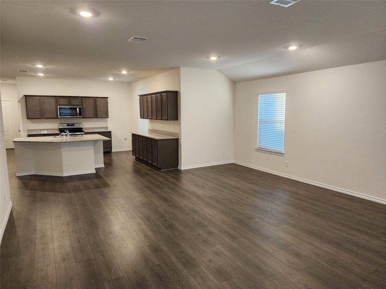 100 Stovall Ln - Photo 7 of 18
